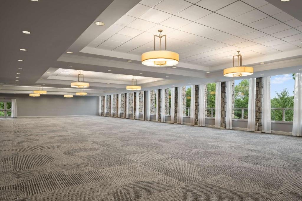 DoubleTree Pittsburgh Airport — project photo