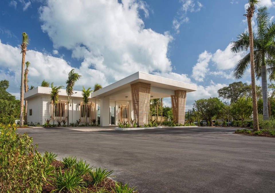 Postcard Inn Beach Resort & Marina — project photo